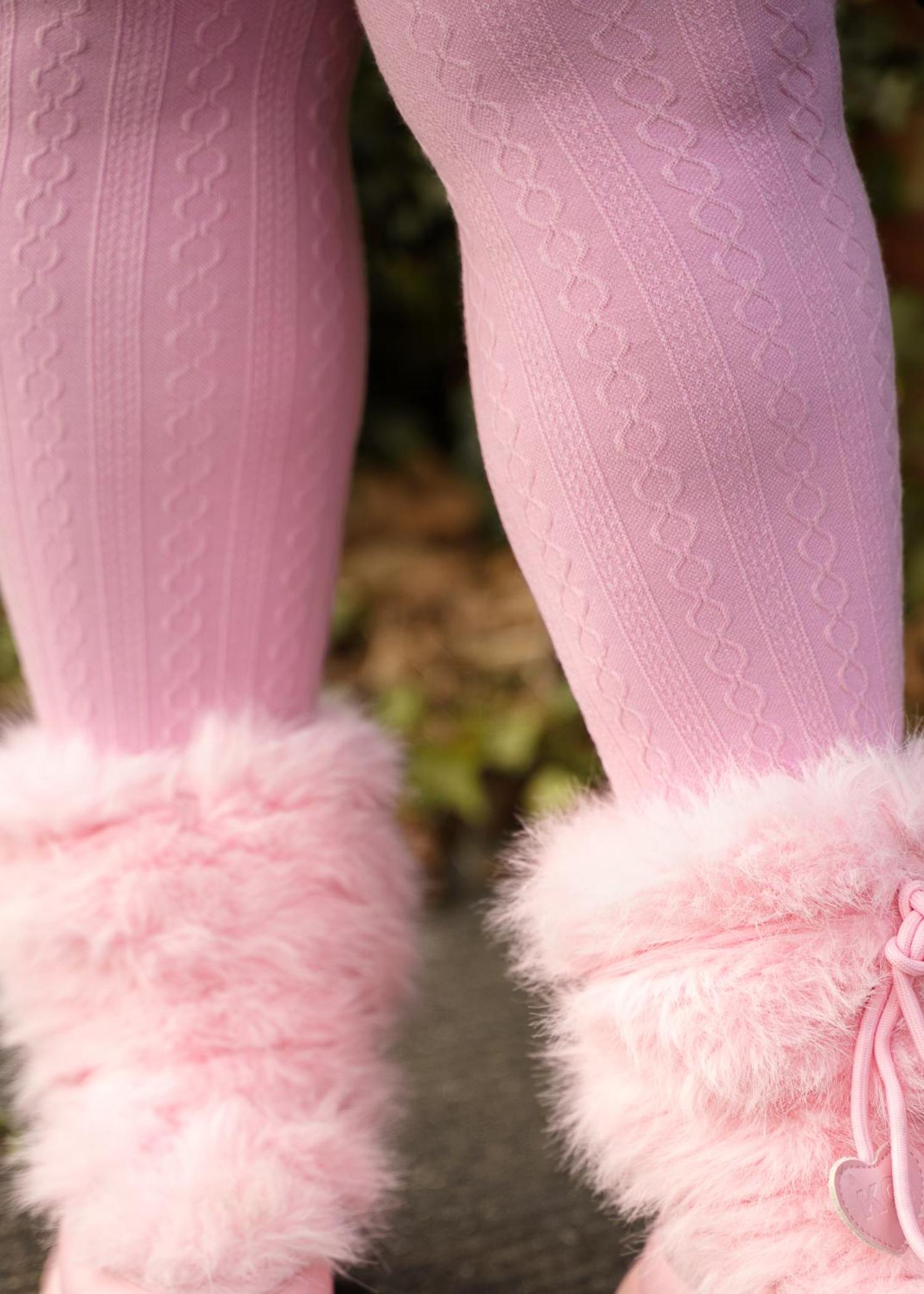 Grannies Cable Knit Wool Tights - Piglet (V2)