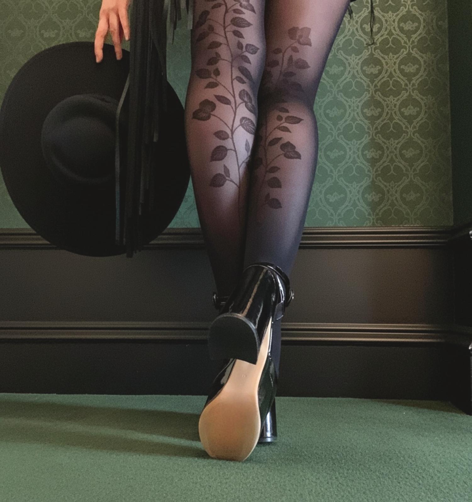 Sheer 30 Den Tights - Corra Bloom Flower Seam - Black