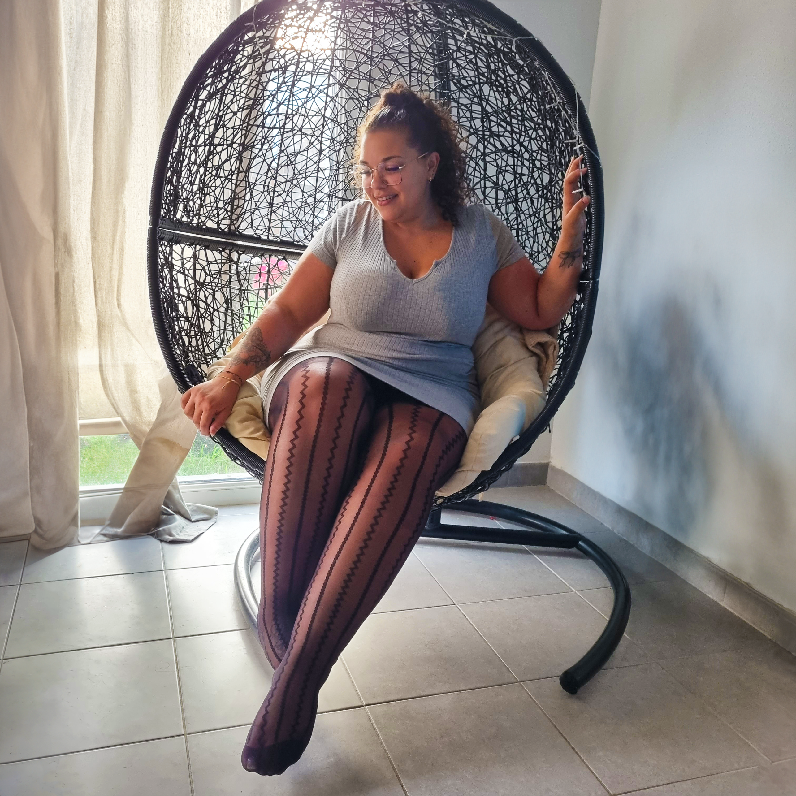 Leggings with transparent sales sections