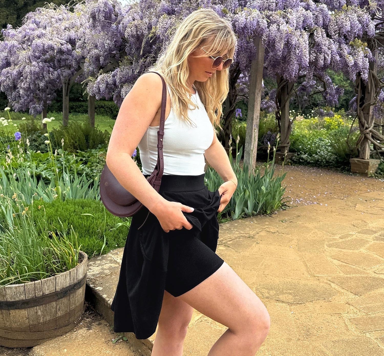 Toni, 5'7