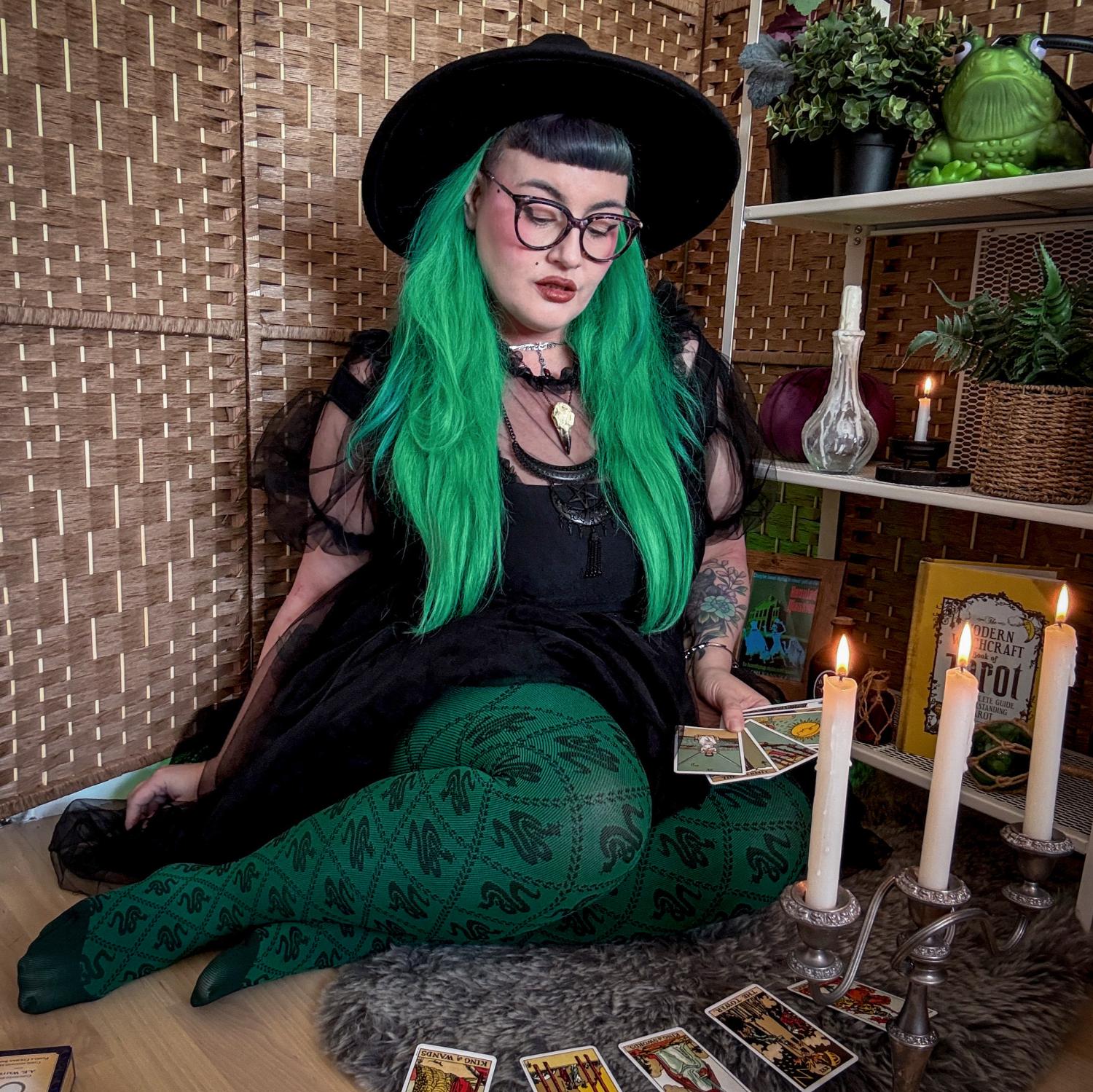 Opaque 80 Denier Tights - Corra Snakes - Foliage Green