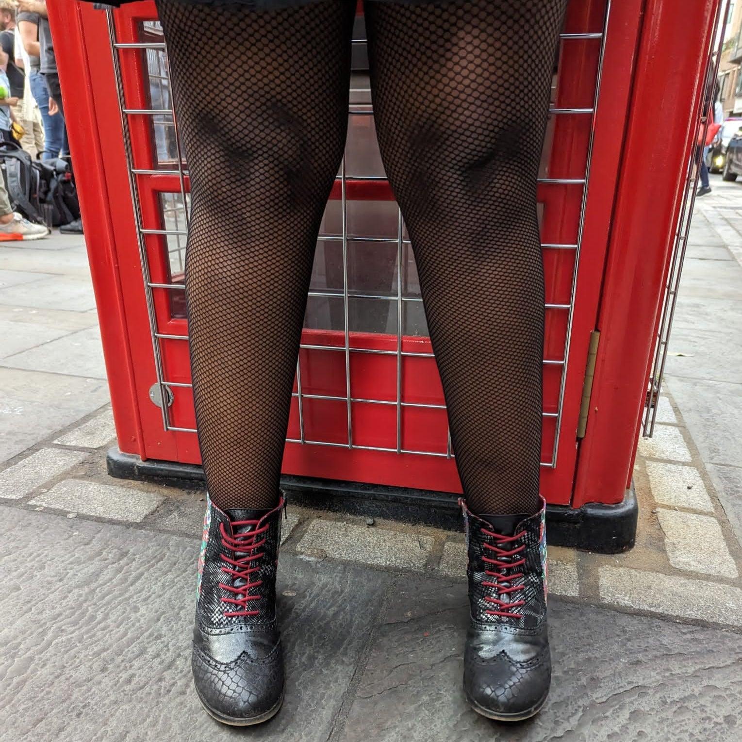 Legale Fishnet Tights, M/L - Smith's Food and Drug