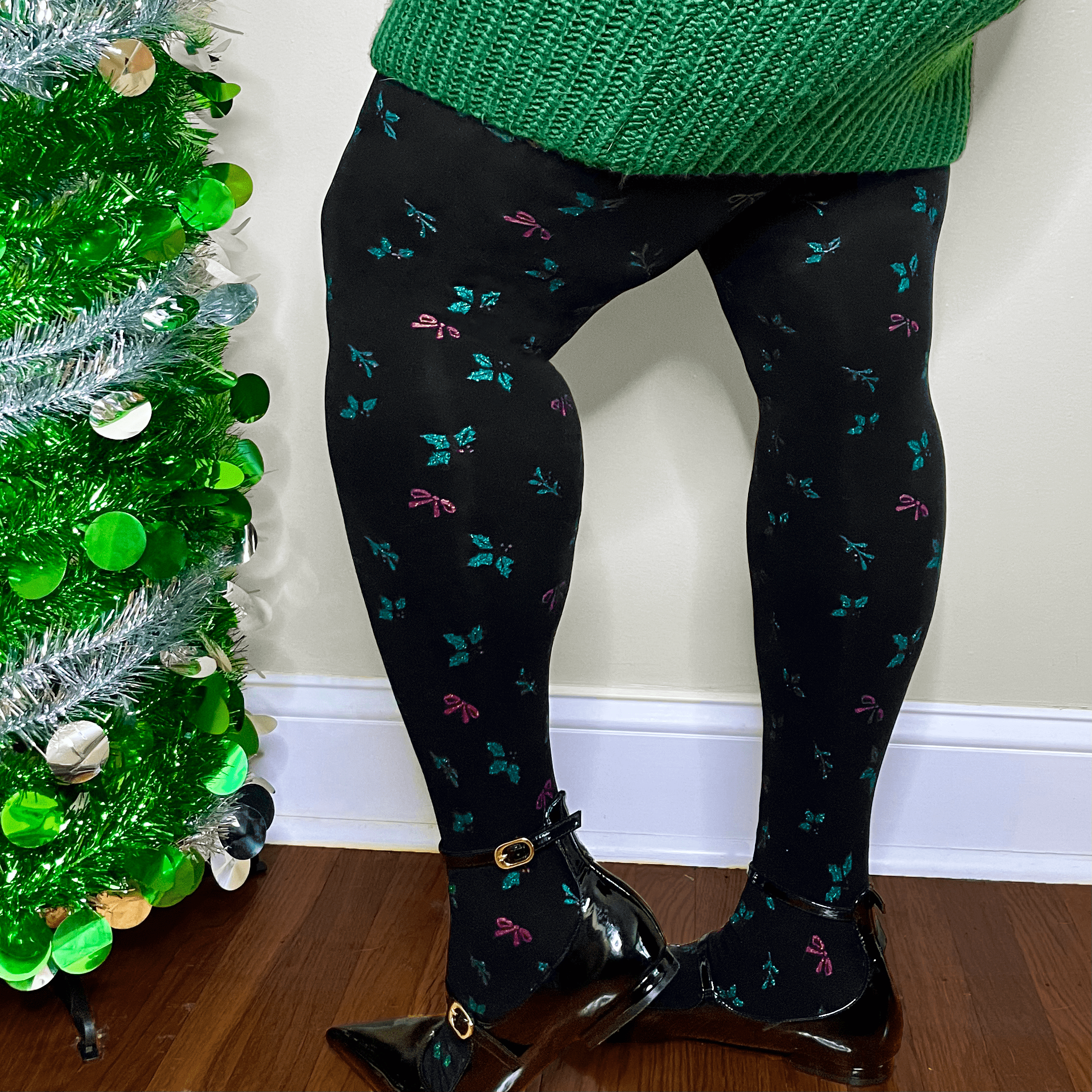 Black Skulls Christmas Mistletoe Leggings Pants by alternative-rox