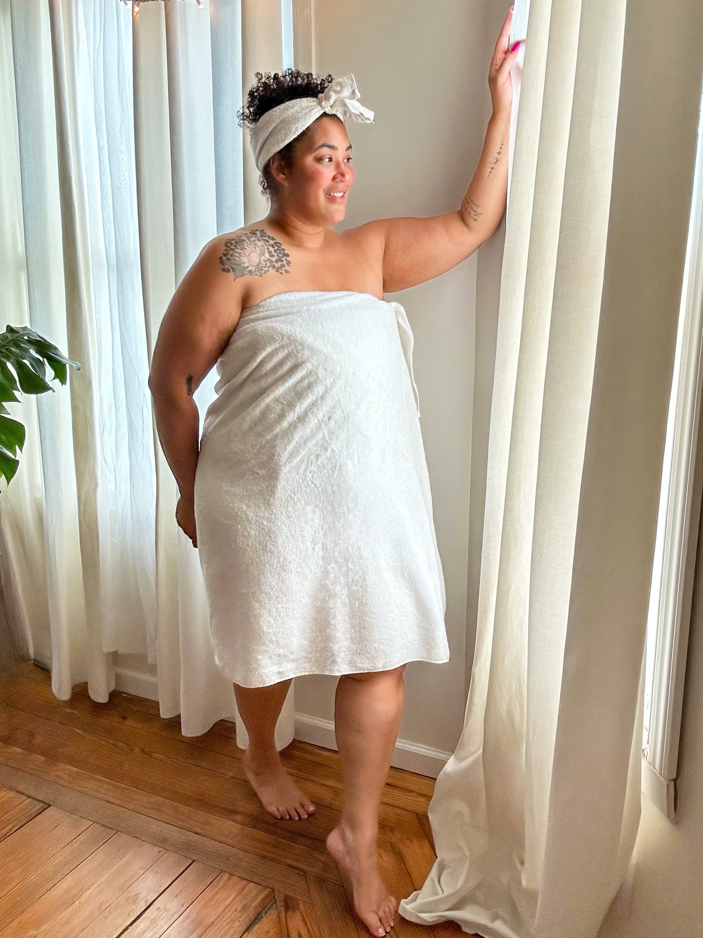 Luxury Extra Large Bath Towel in White - Snag – Snag US
