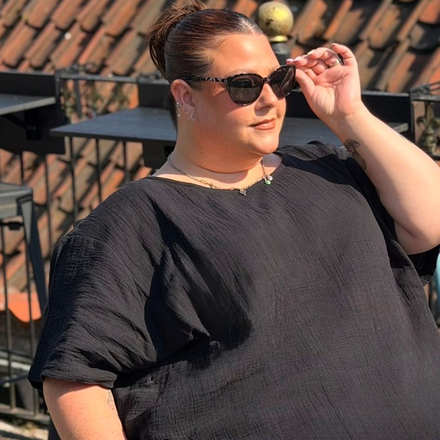 Cotton Gauze Scoop Neck Tee - Black – Snag US