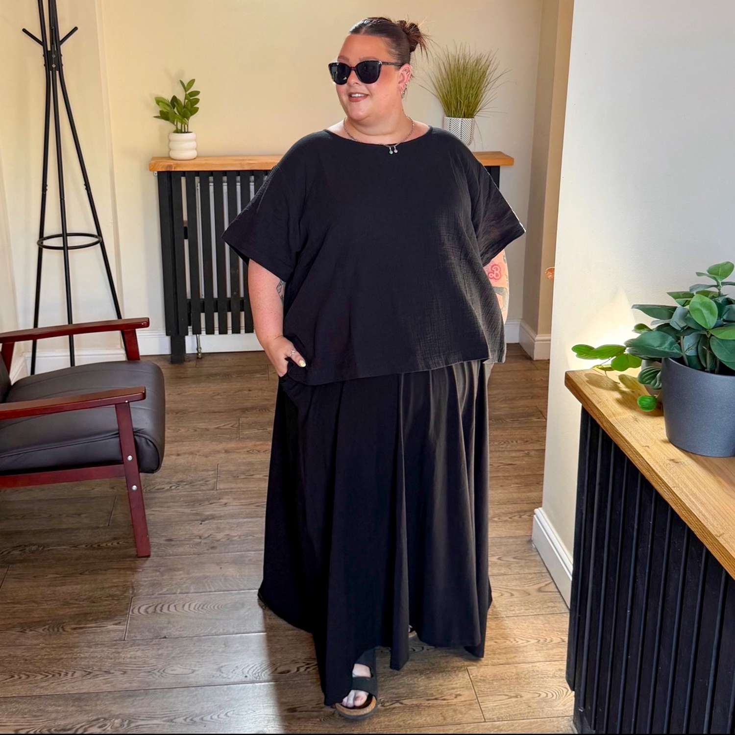 Cotton Gauze Scoop Neck Tee - Black – Snag US