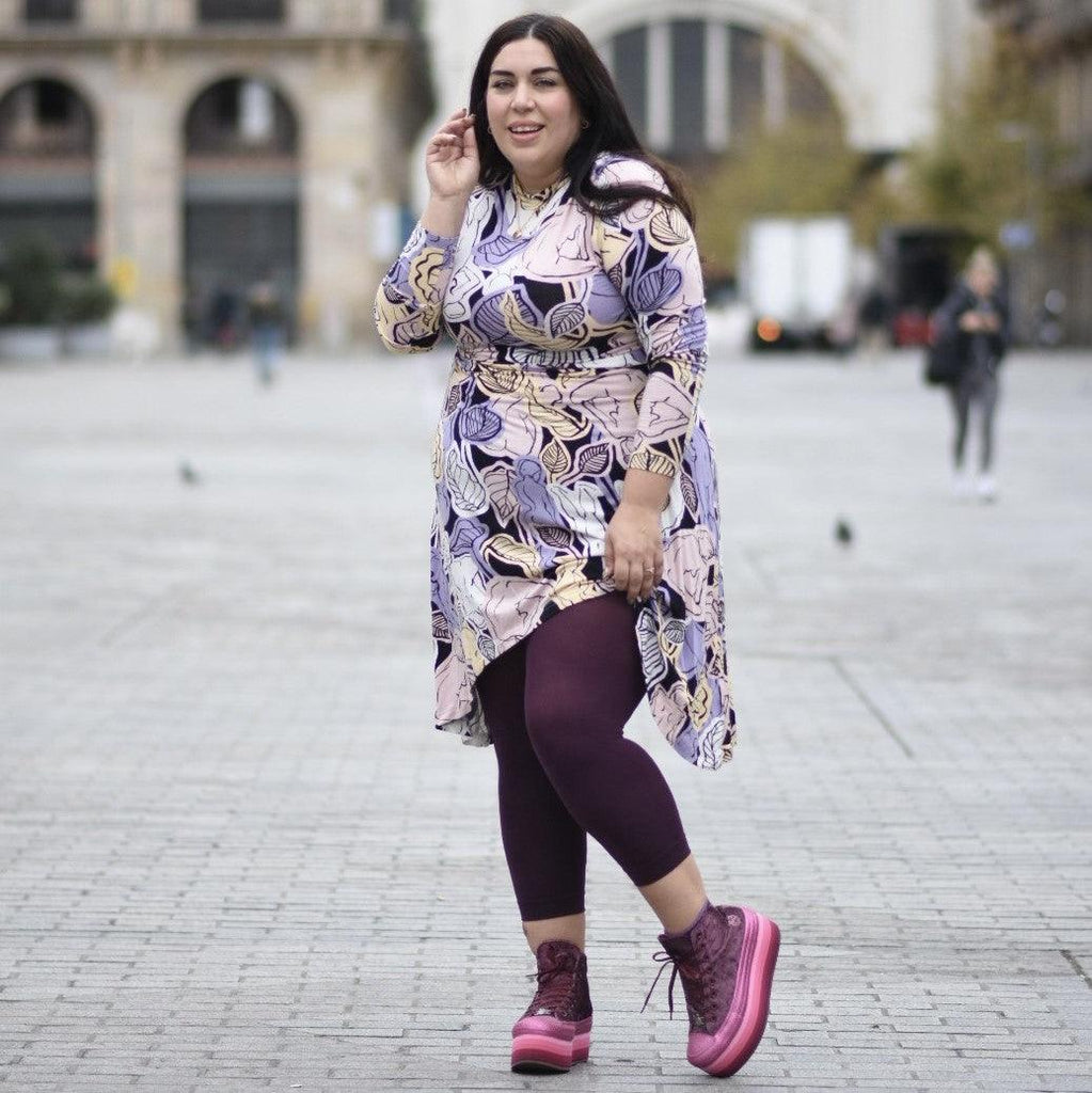 [Yamila - Wears a Snag size F and is 5ft 7 tall]
