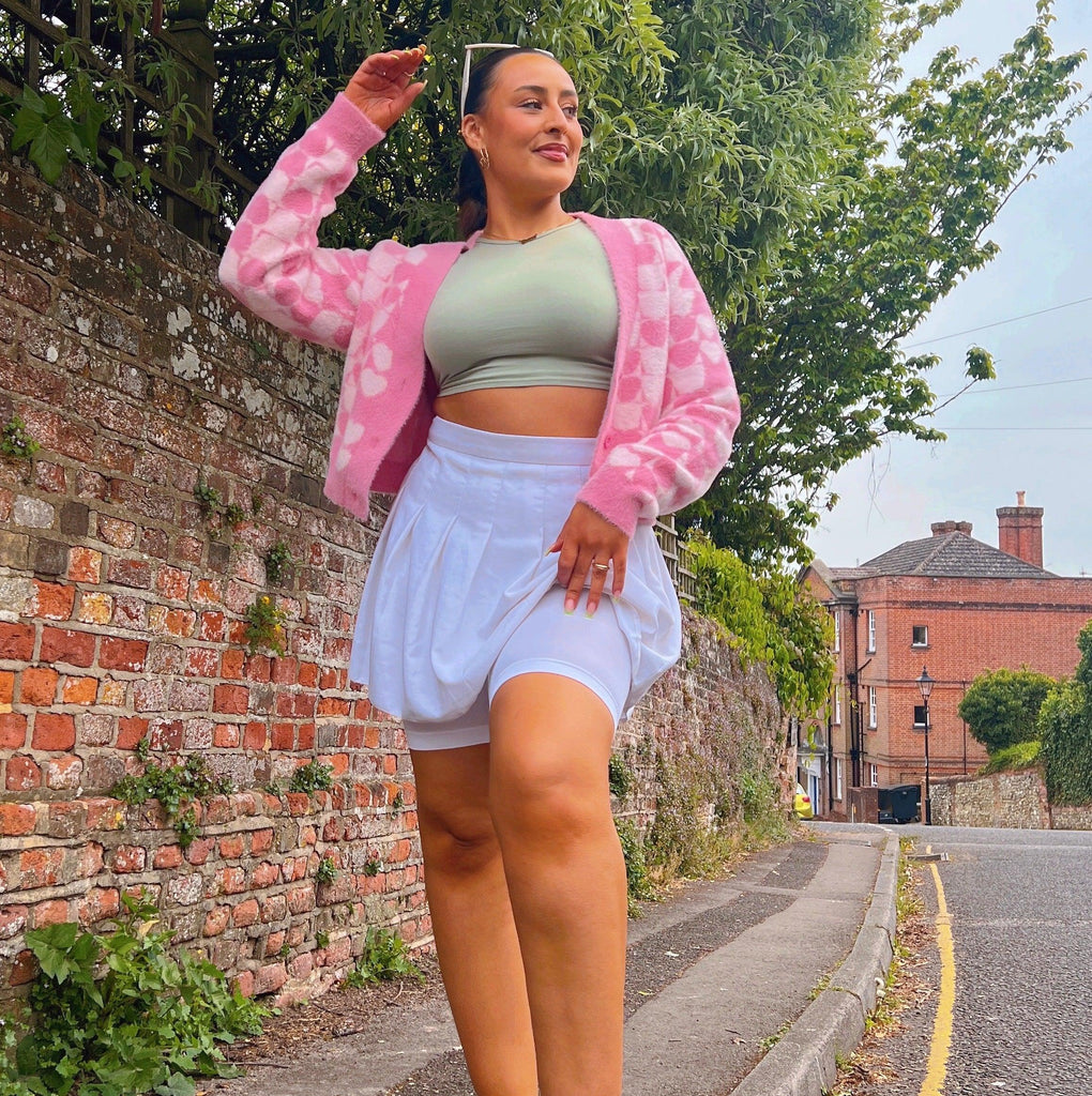 Snag Tights - Your Sunday Summer style inspo courtesy of  @allykatswonderland 😍😍😍 the most essential part of the outfit? These  EPIC raspberry pie chub rub shorts of course 💖😉😂 Get yours now